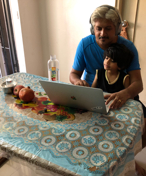 Hariharan Muralimanohar, Líder de Marketing de Zoho con su hijo